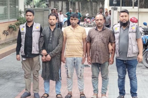 মতিঝিলে অভিযানে কথিত শীর্ষ সন্ত্রাসী ‘বাপ্পী’সহ ৫ জন গ্রেপ্তার