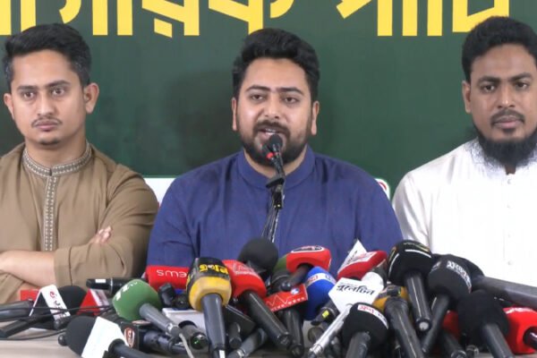 স্বরাষ্ট্রমন্ত্রীকে রেখে দেশের আইনশৃঙ্খলা পরিস্থিতির উন্নতি সম্ভব নয়: জাতীয় নাগরিক পার্টির আহ্বায়ক নাহিদ ইসলাম
