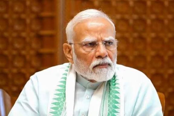 অভ্যন্তরীণ আন্দোলন, ওয়াশিংটনের সঙ্গে টানাপোড়েন ও রুপির দুর্বলতা—একসঙ্গে একাধিক চ্যালেঞ্জের মুখে নয়াদিল্লি